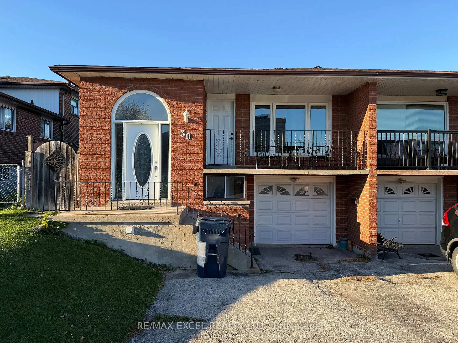 Photo 3 of Unit Bsmt, 30 Hazelnut Crescent, North York, Pleasant View — HOMEH
