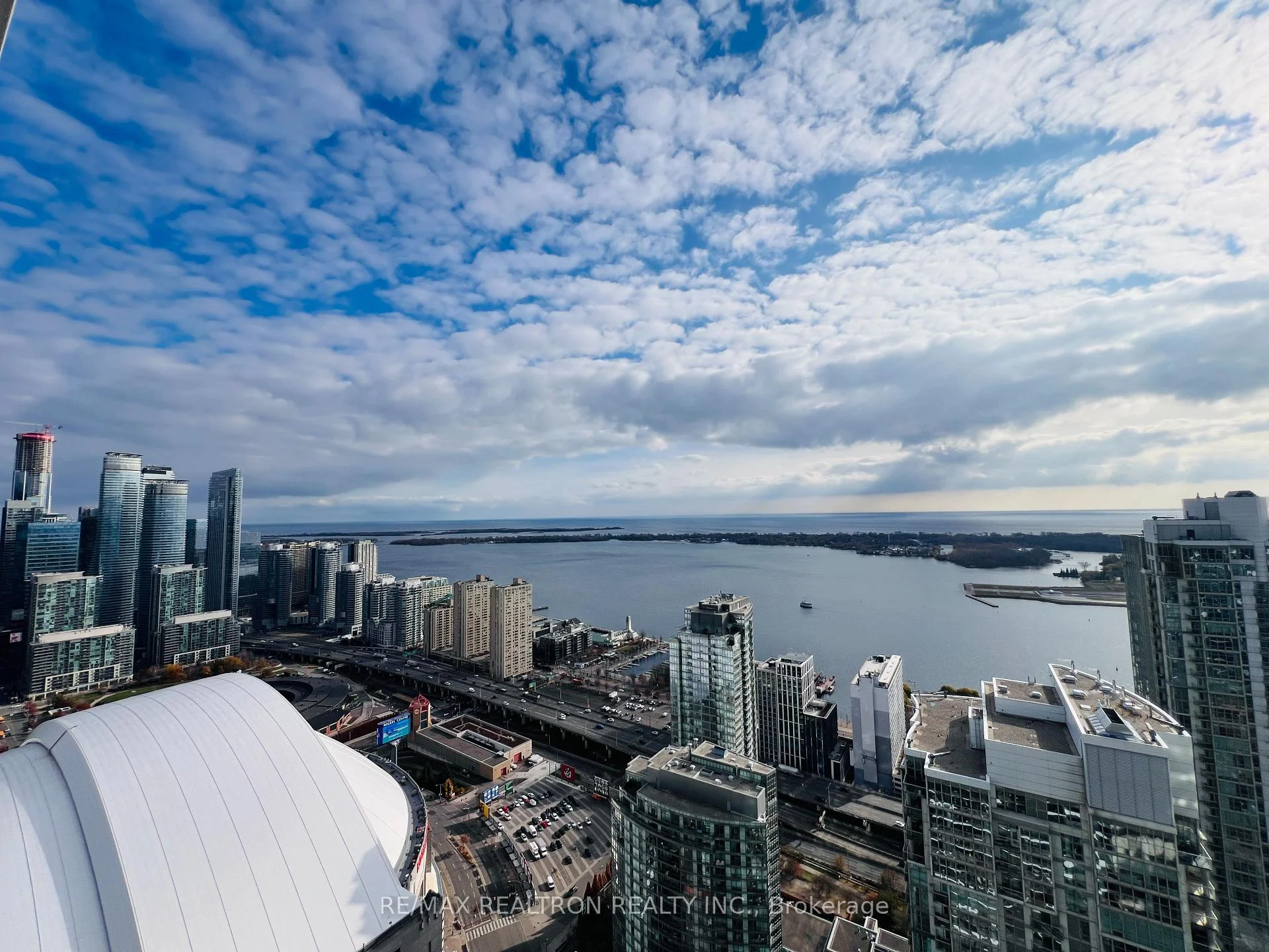 Photo 34 of Unit 5607, 1 Concord Cityplace Way, Toronto, Waterfront Communities — HOMEH