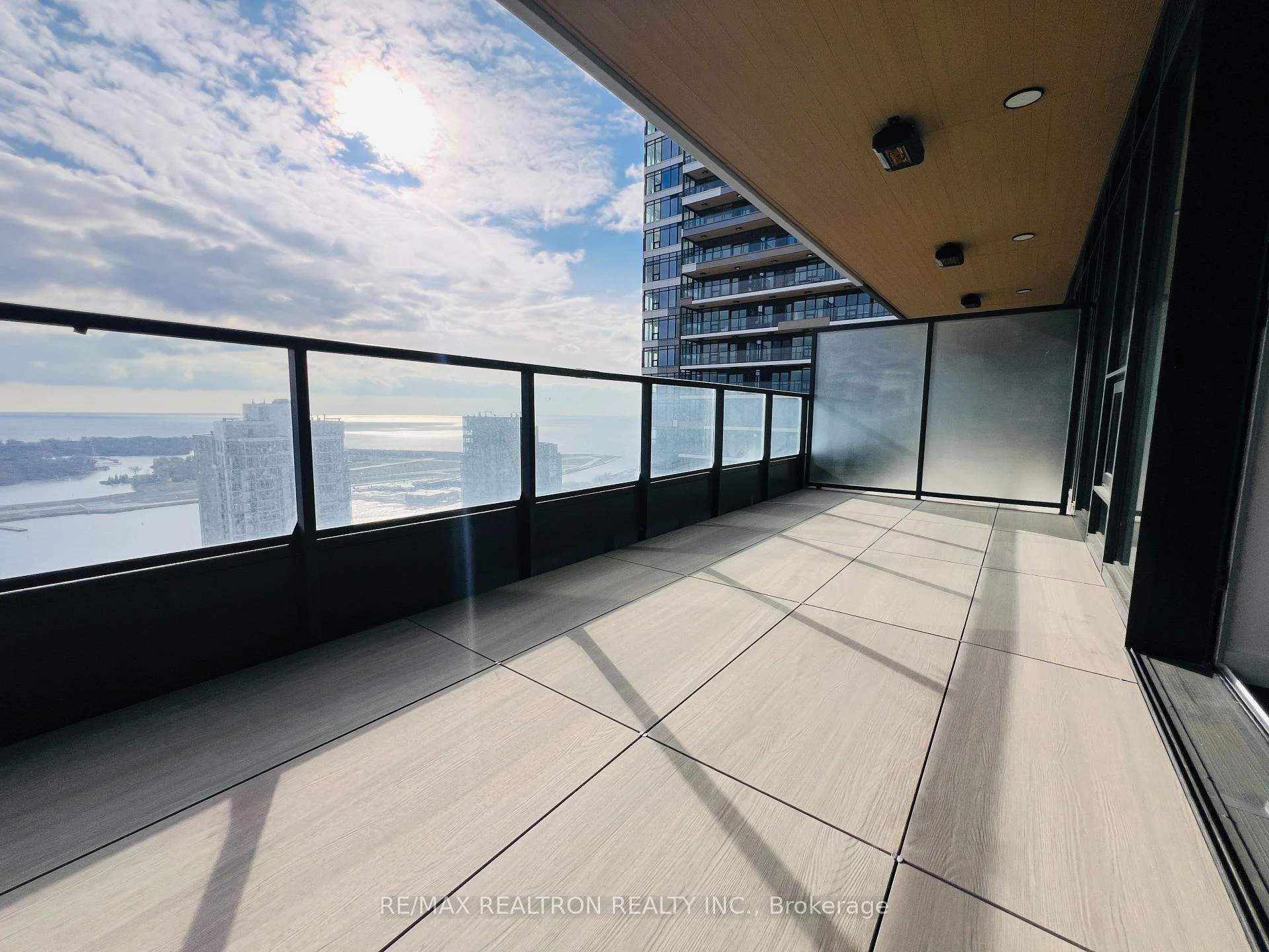 Photo 37 of Unit 5607, 1 Concord Cityplace Way, Toronto, Waterfront Communities — HOMEH