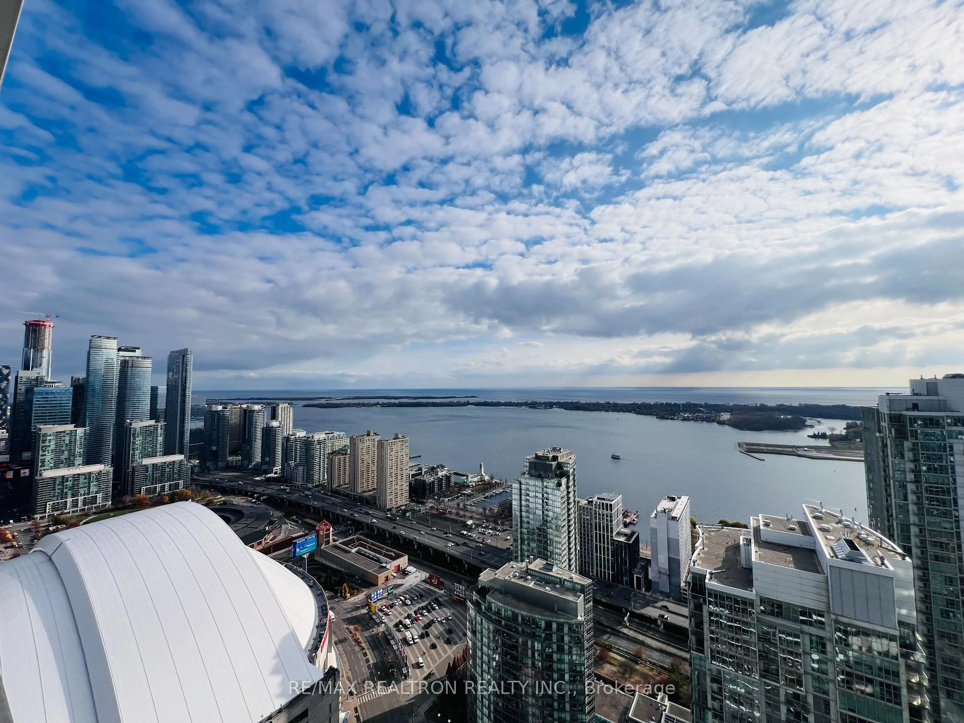 Photo 40 of Unit 5607, 1 Concord Cityplace Way, Toronto, Waterfront Communities — HOMEH