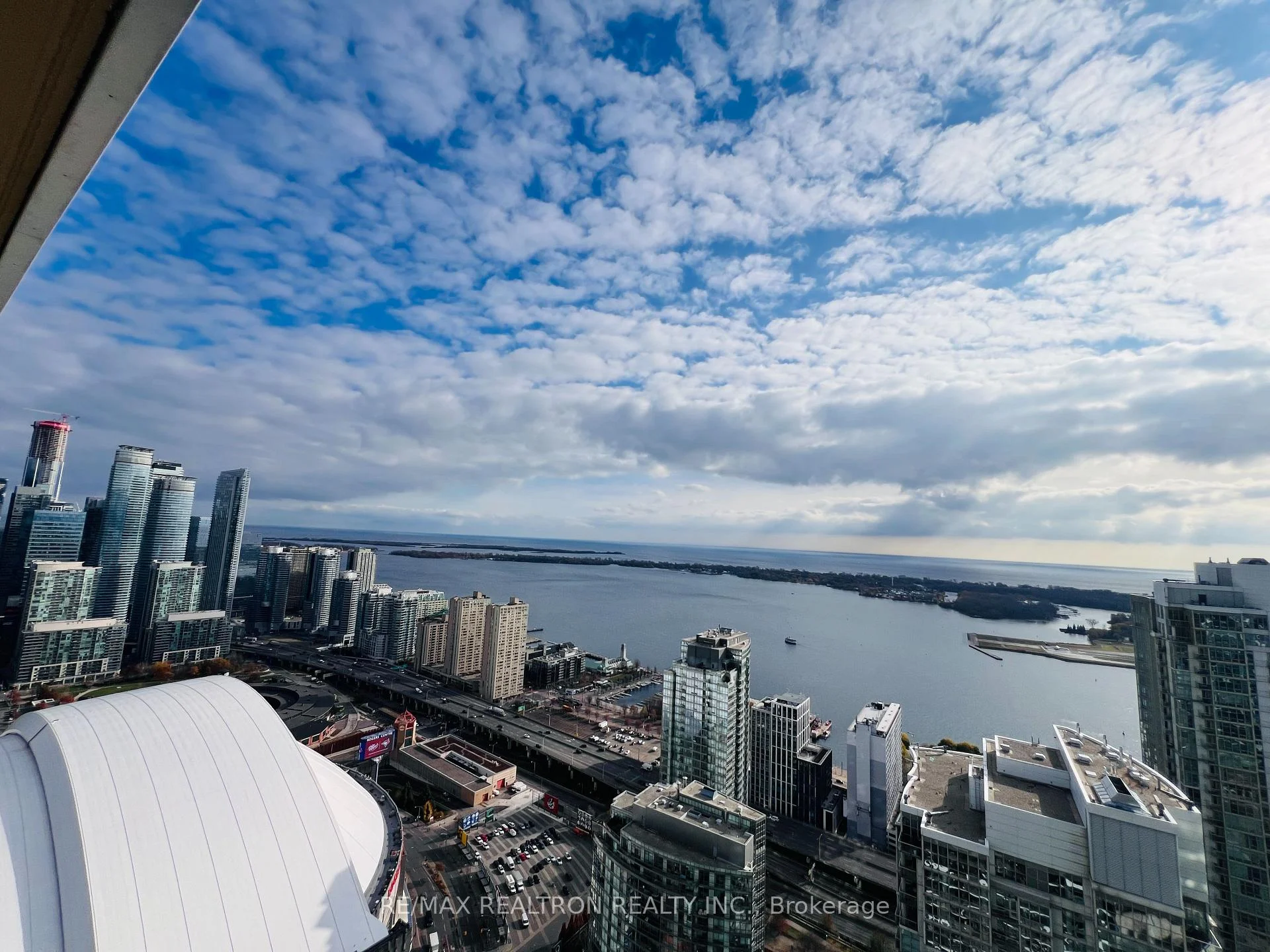 Photo 42 of Unit 5607, 1 Concord Cityplace Way, Toronto, Waterfront Communities — HOMEH