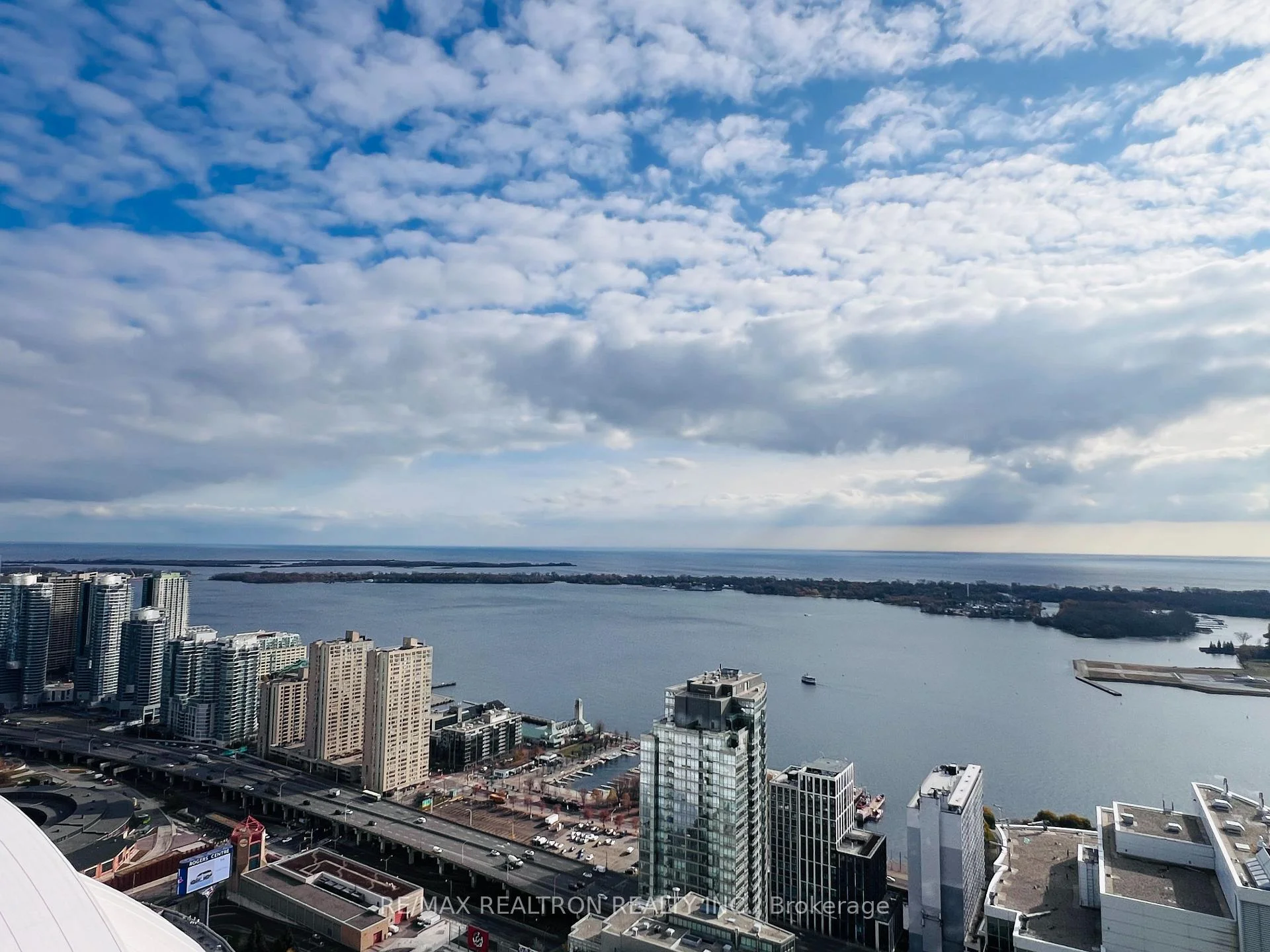 Photo 45 of Unit 5607, 1 Concord Cityplace Way, Toronto, Waterfront Communities — HOMEH