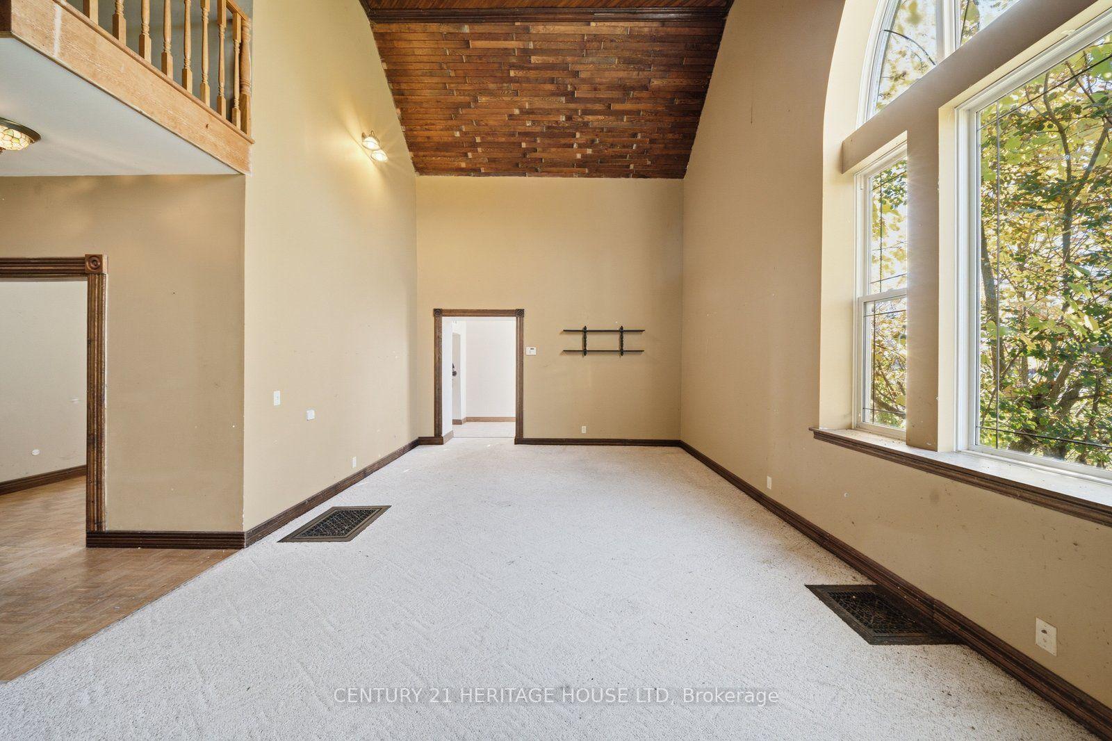 Photo 15 of 205 Norfolk County 45 Road, Norfolk, Rural Houghton — HOMEH