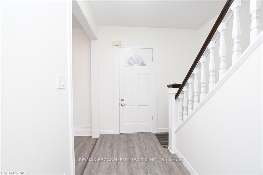 Photo 5 of 26 Fairview Avenue, Hamilton, Crown Point — HOMEH