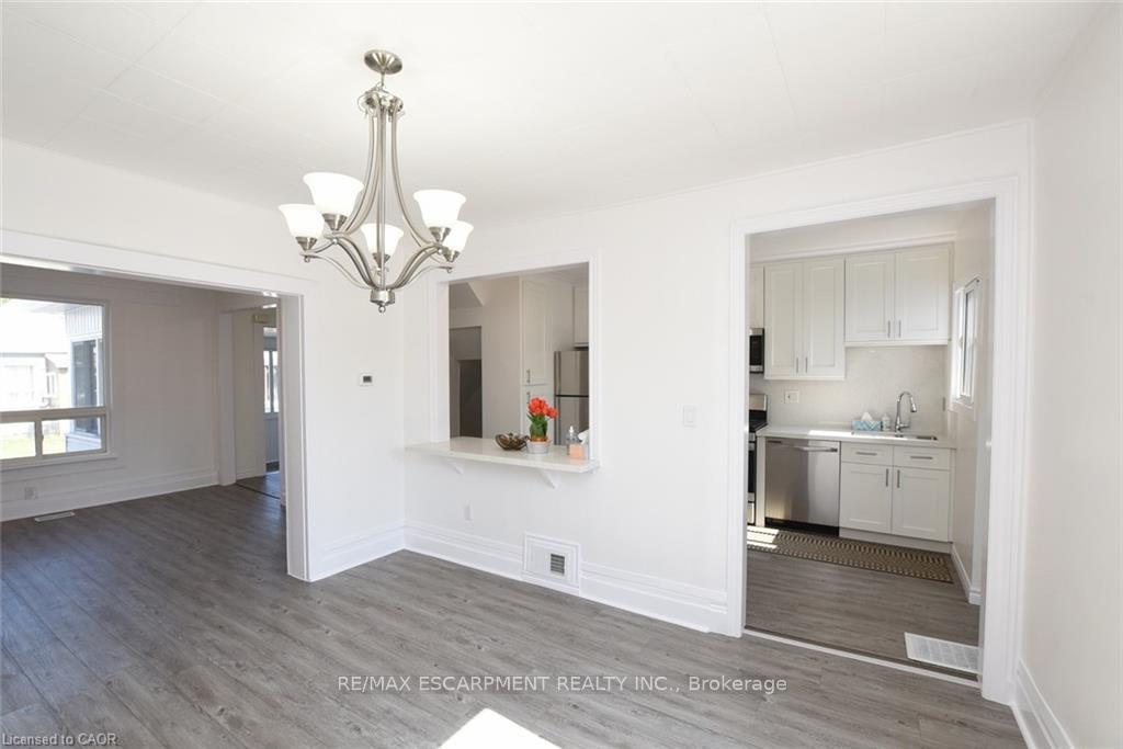 Photo 12 of 26 Fairview Avenue, Hamilton, Crown Point — HOMEH