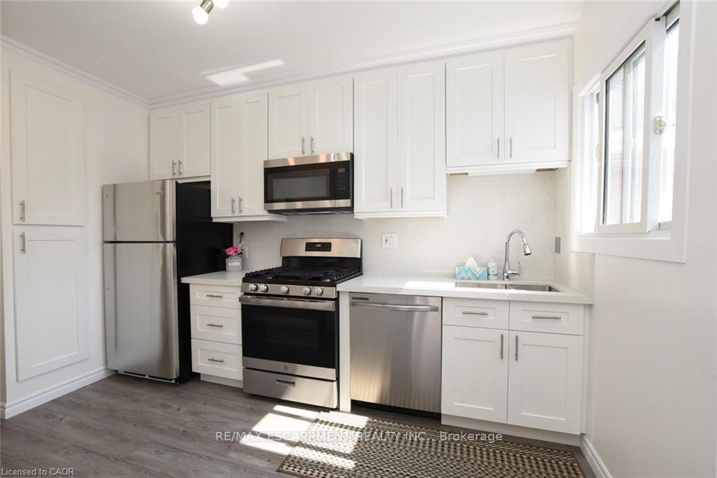 Photo 15 of 26 Fairview Avenue, Hamilton, Crown Point — HOMEH