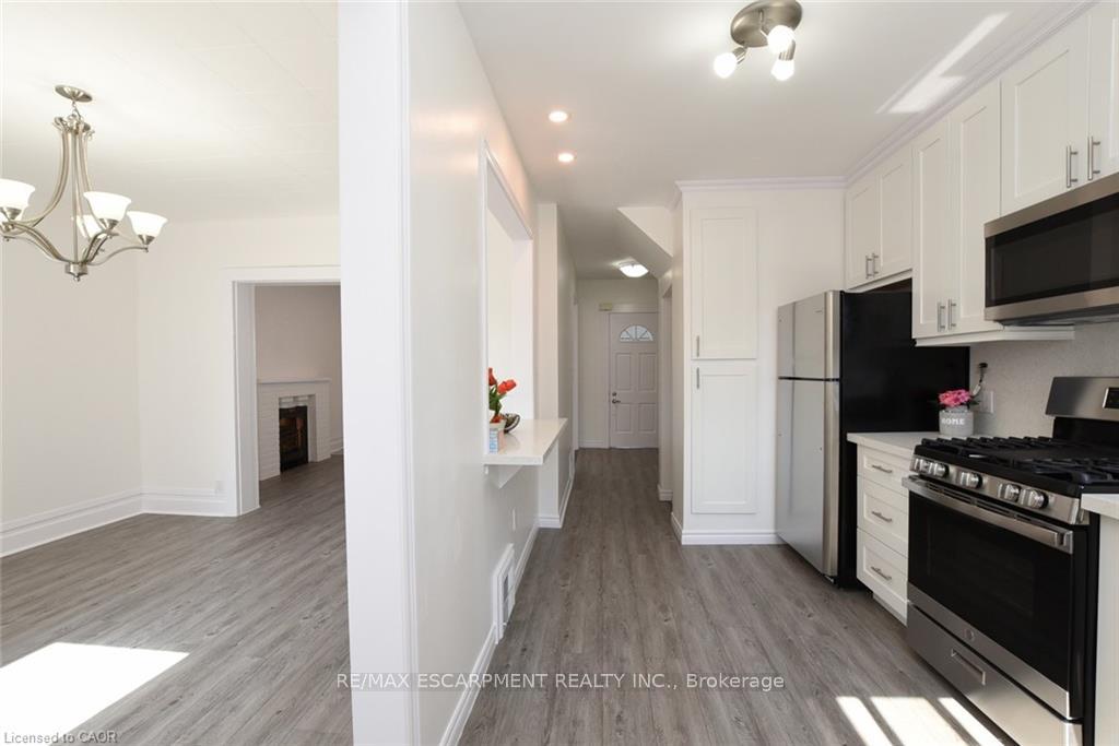 Photo 16 of 26 Fairview Avenue, Hamilton, Crown Point — HOMEH