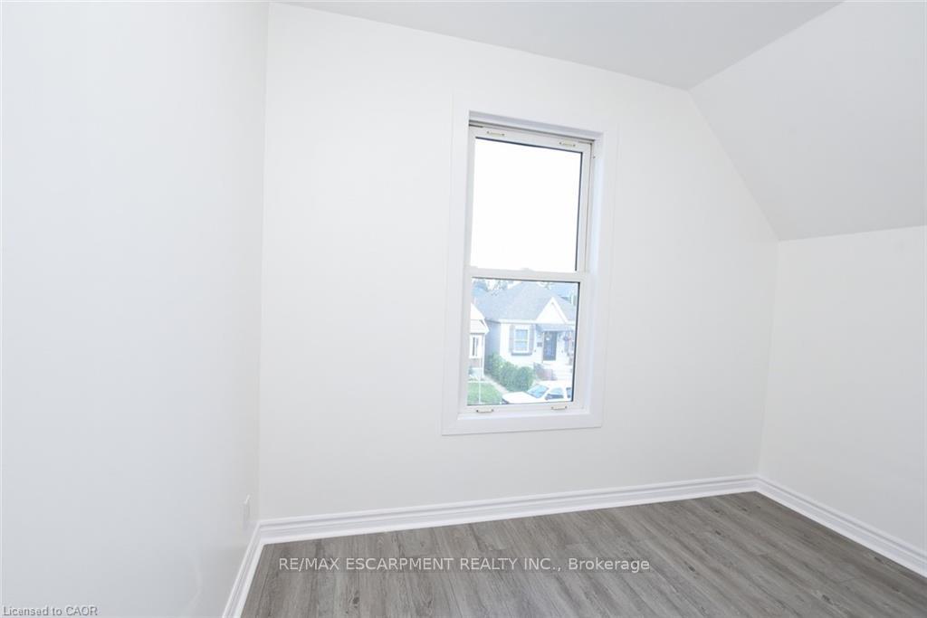 Photo 19 of 26 Fairview Avenue, Hamilton, Crown Point — HOMEH