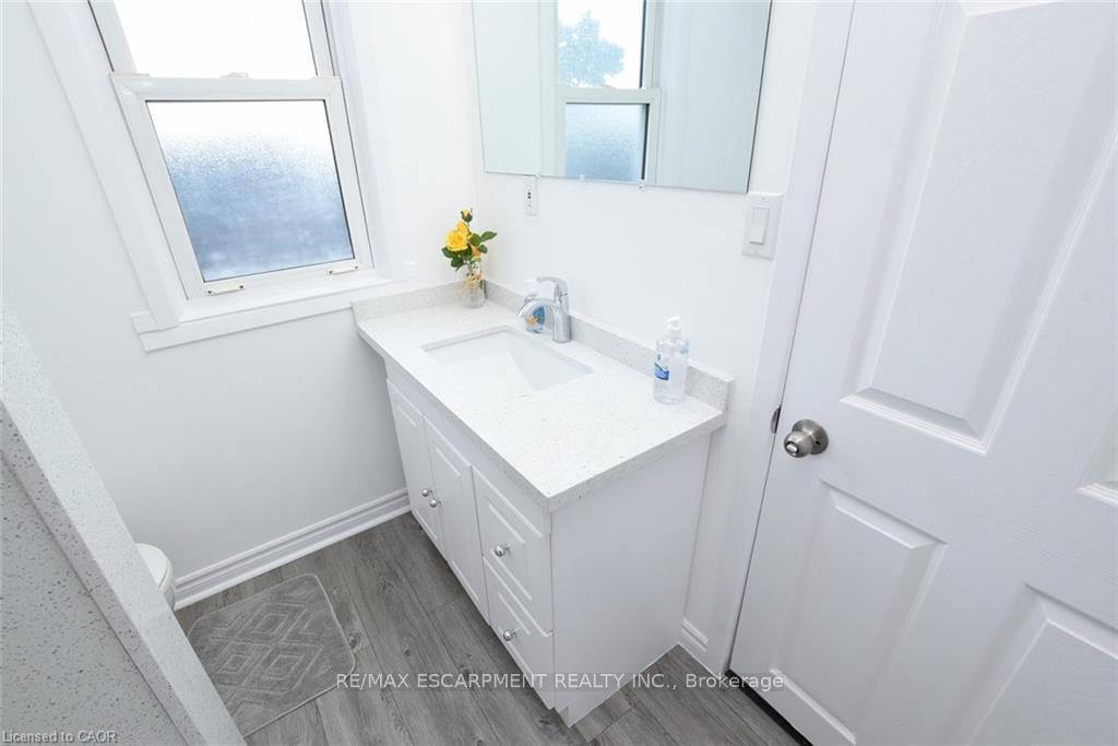 Photo 23 of 26 Fairview Avenue, Hamilton, Crown Point — HOMEH