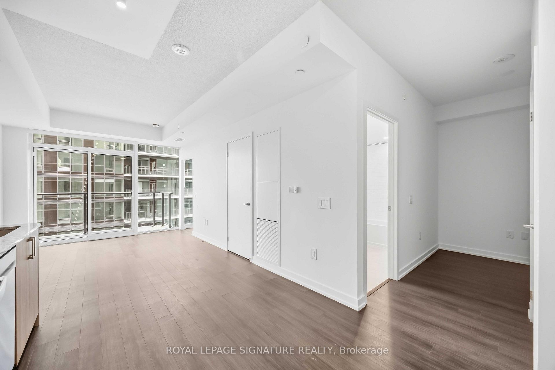 Photo 5 of Unit 2216, 4010 Eglinton Avenue W, Etobicoke, Humber Heights — HOMEH
