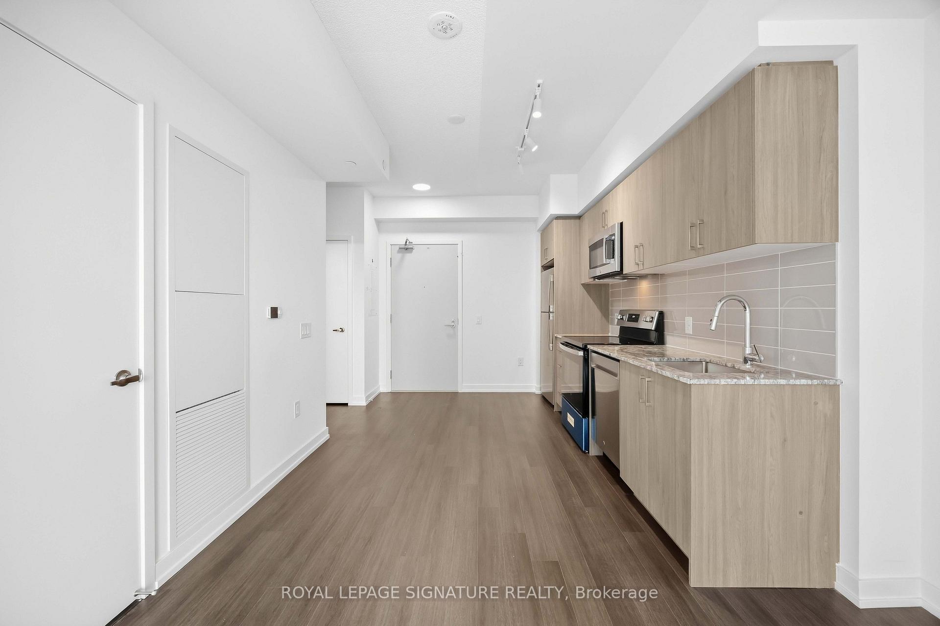 Photo 6 of Unit 2216, 4010 Eglinton Avenue W, Etobicoke, Humber Heights — HOMEH