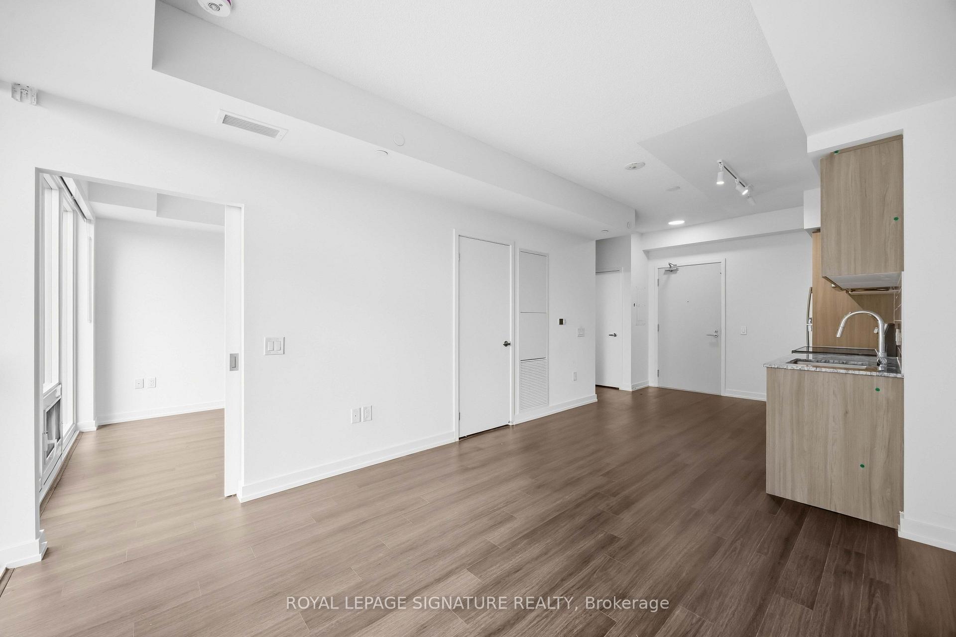 Photo 8 of Unit 2216, 4010 Eglinton Avenue W, Etobicoke, Humber Heights — HOMEH