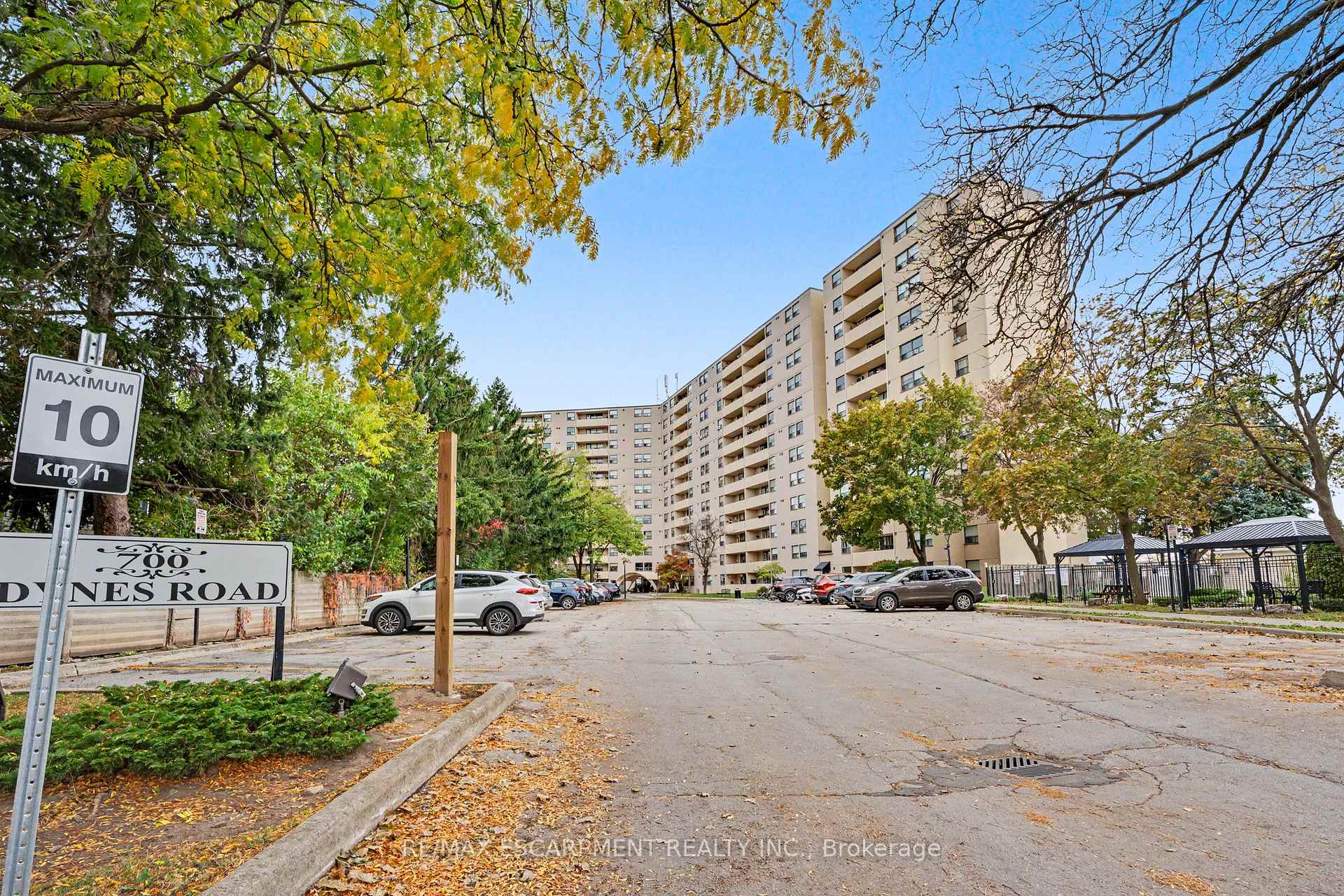 Photo 2 of Unit 614, 700 Dynes Road, Burlington, Roseland — HOMEH