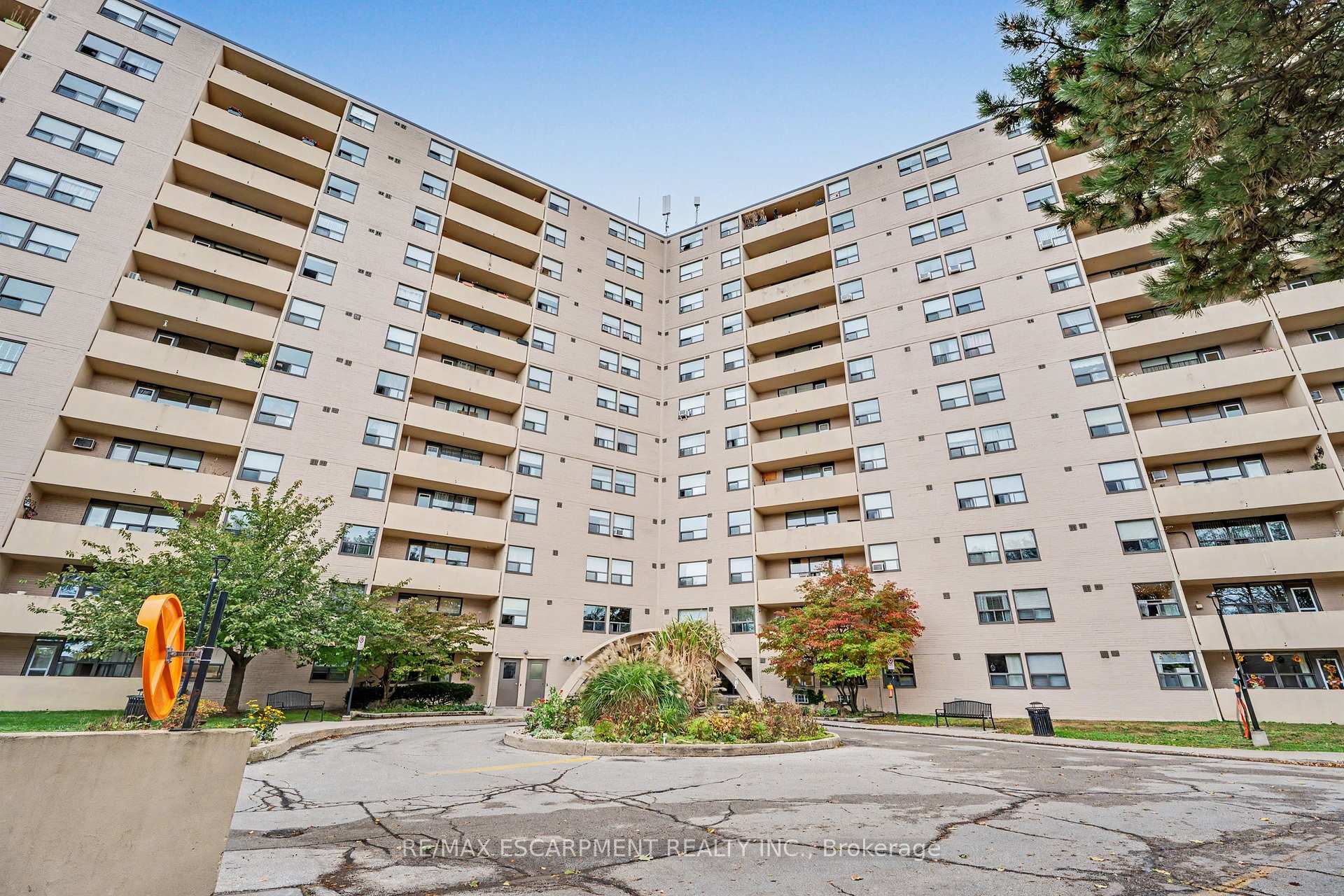 Photo 3 of Unit 614, 700 Dynes Road, Burlington, Roseland — HOMEH