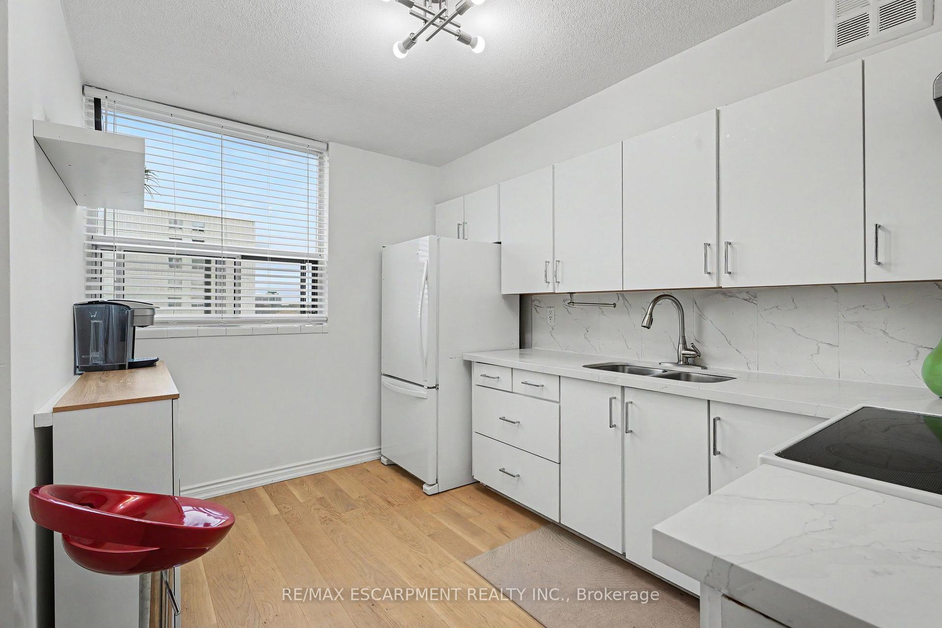 Photo 10 of Unit 614, 700 Dynes Road, Burlington, Roseland — HOMEH