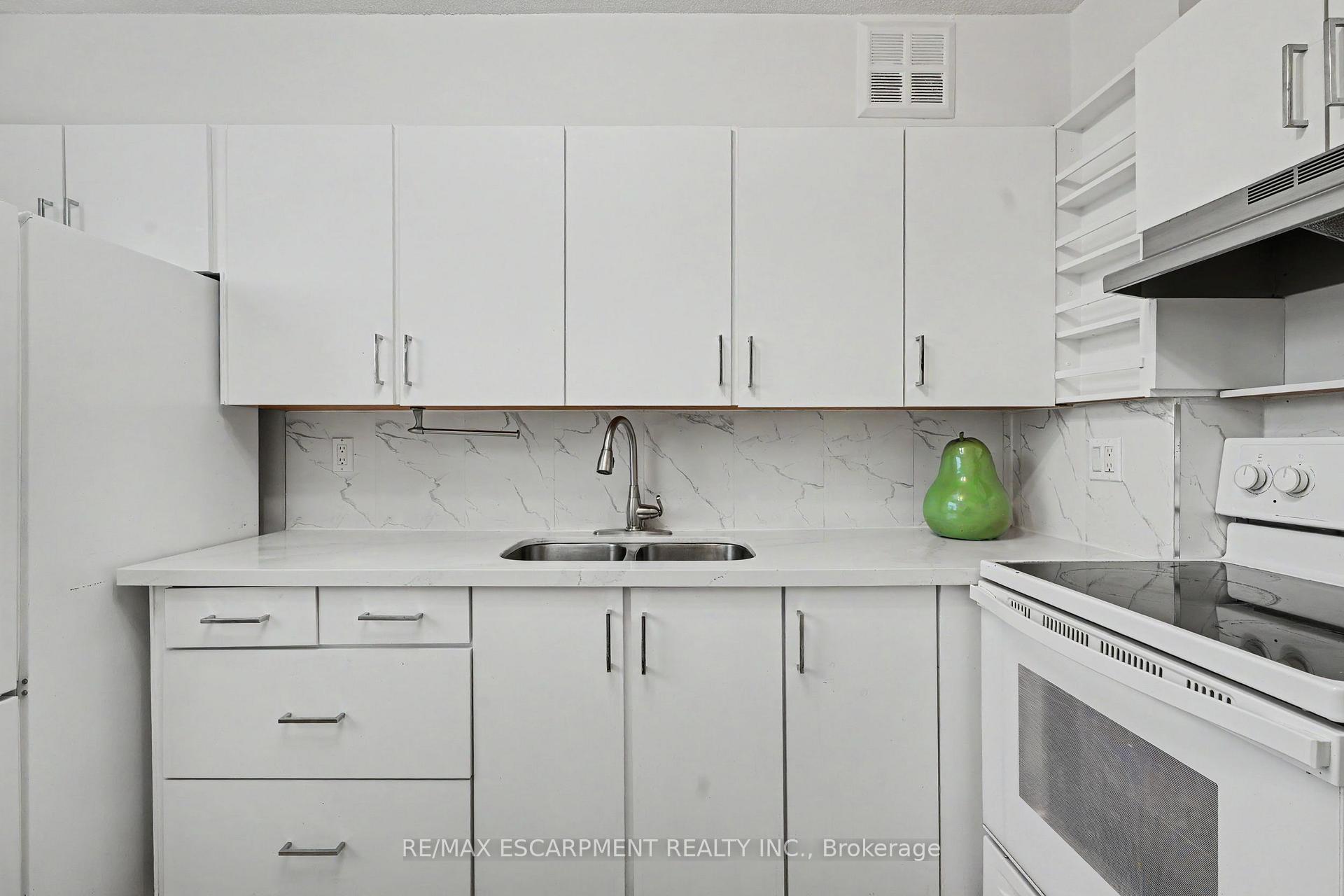 Photo 11 of Unit 614, 700 Dynes Road, Burlington, Roseland — HOMEH