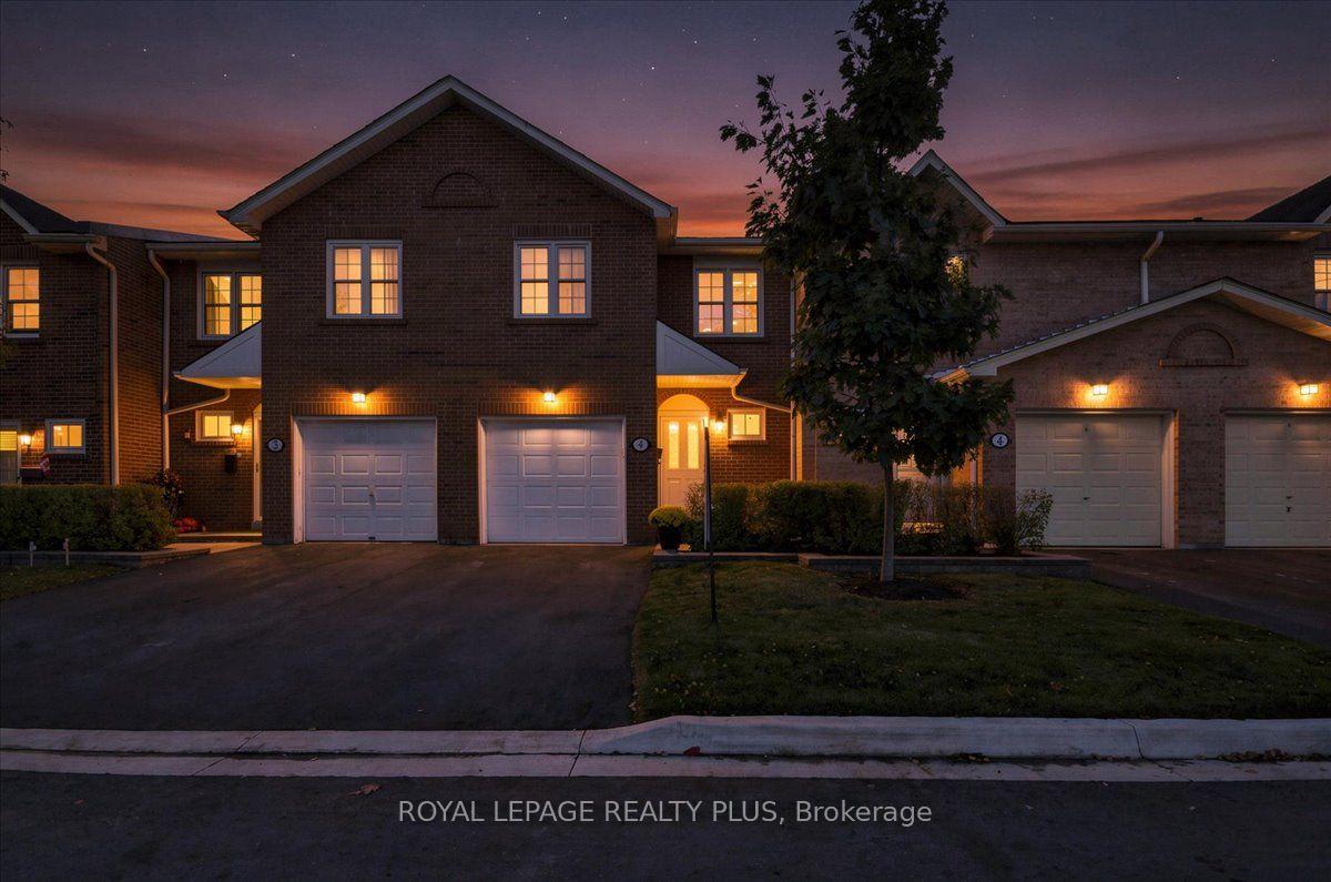 Photo 2 of Unit 4, 1951 Rathburn Road E, Mississauga, Rathwood — HOMEH