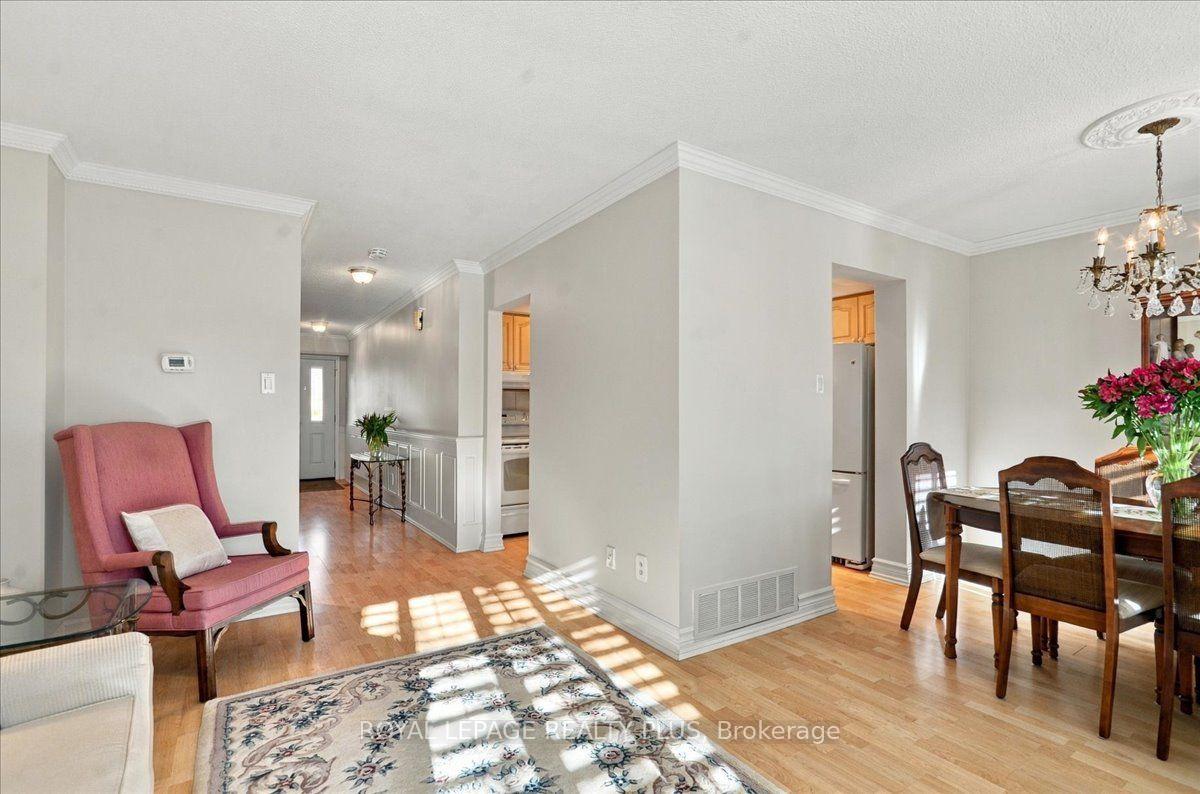 Photo 8 of Unit 4, 1951 Rathburn Road E, Mississauga, Rathwood — HOMEH