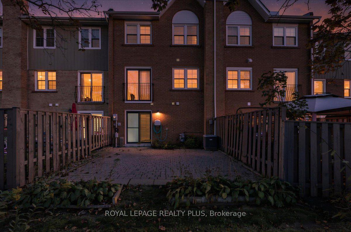 Photo 39 of Unit 4, 1951 Rathburn Road E, Mississauga, Rathwood — HOMEH