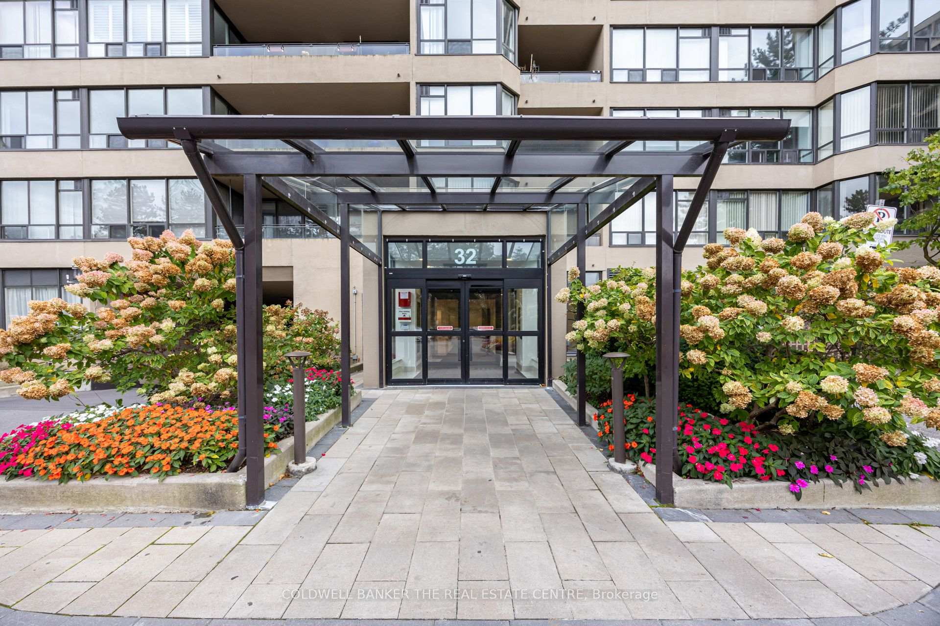 Photo 3 of Unit Ph22, 32 Clarissa Drive, Richmond Hill, Harding — HOMEH