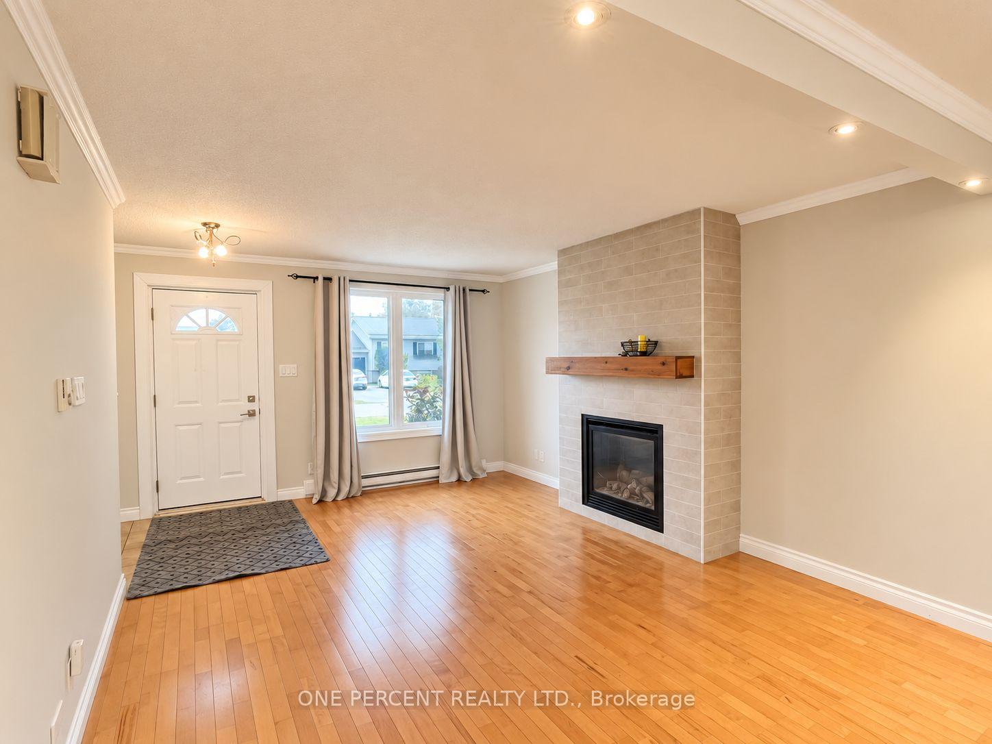 Photo 6 of 526 Highland Crescent, Brock, Beaverton — HOMEH