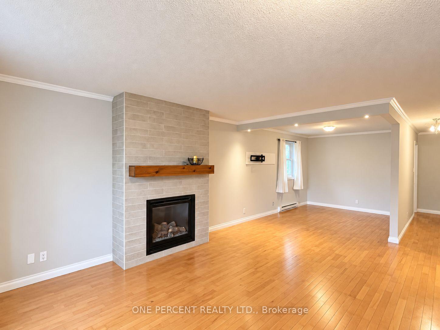 Photo 7 of 526 Highland Crescent, Brock, Beaverton — HOMEH