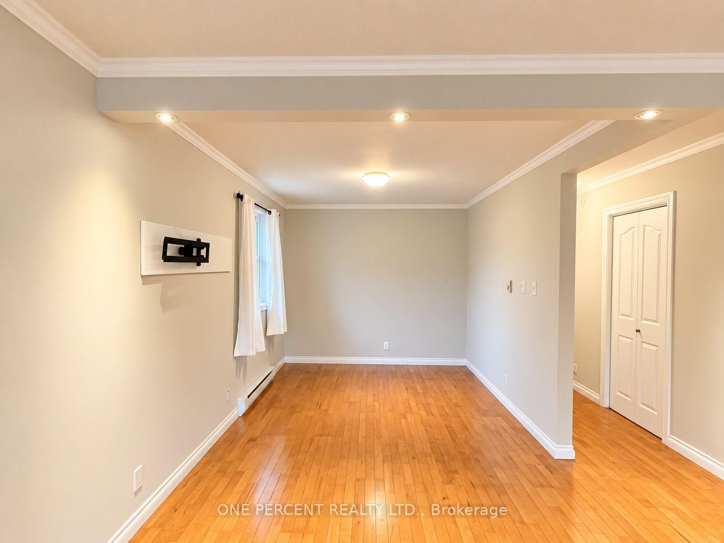 Photo 8 of 526 Highland Crescent, Brock, Beaverton — HOMEH