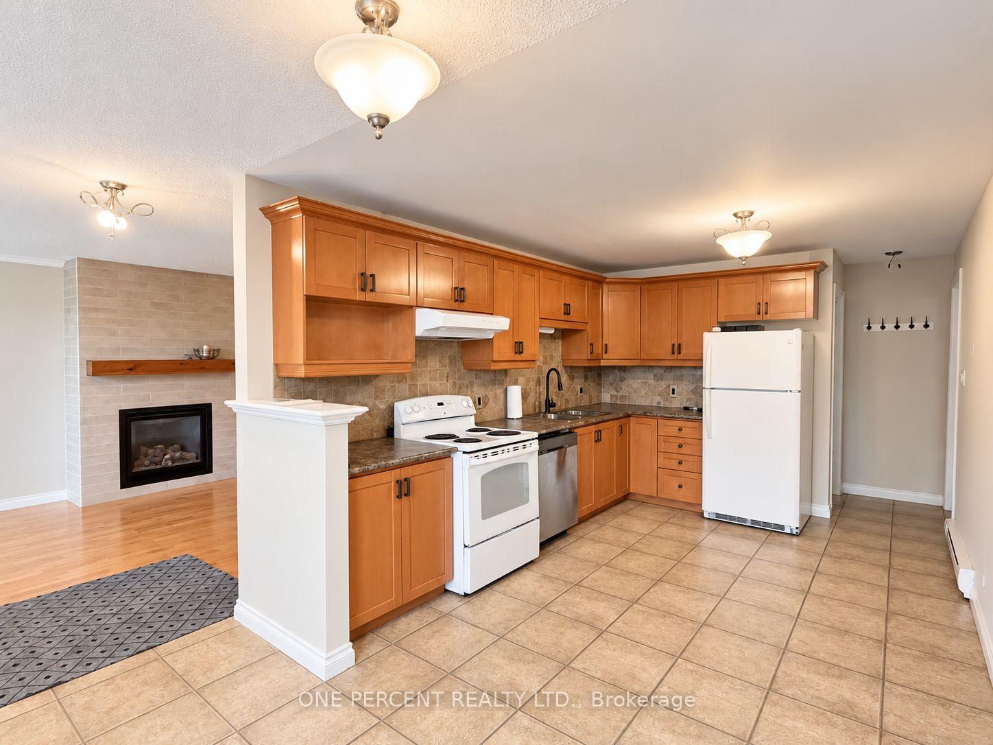Photo 10 of 526 Highland Crescent, Brock, Beaverton — HOMEH