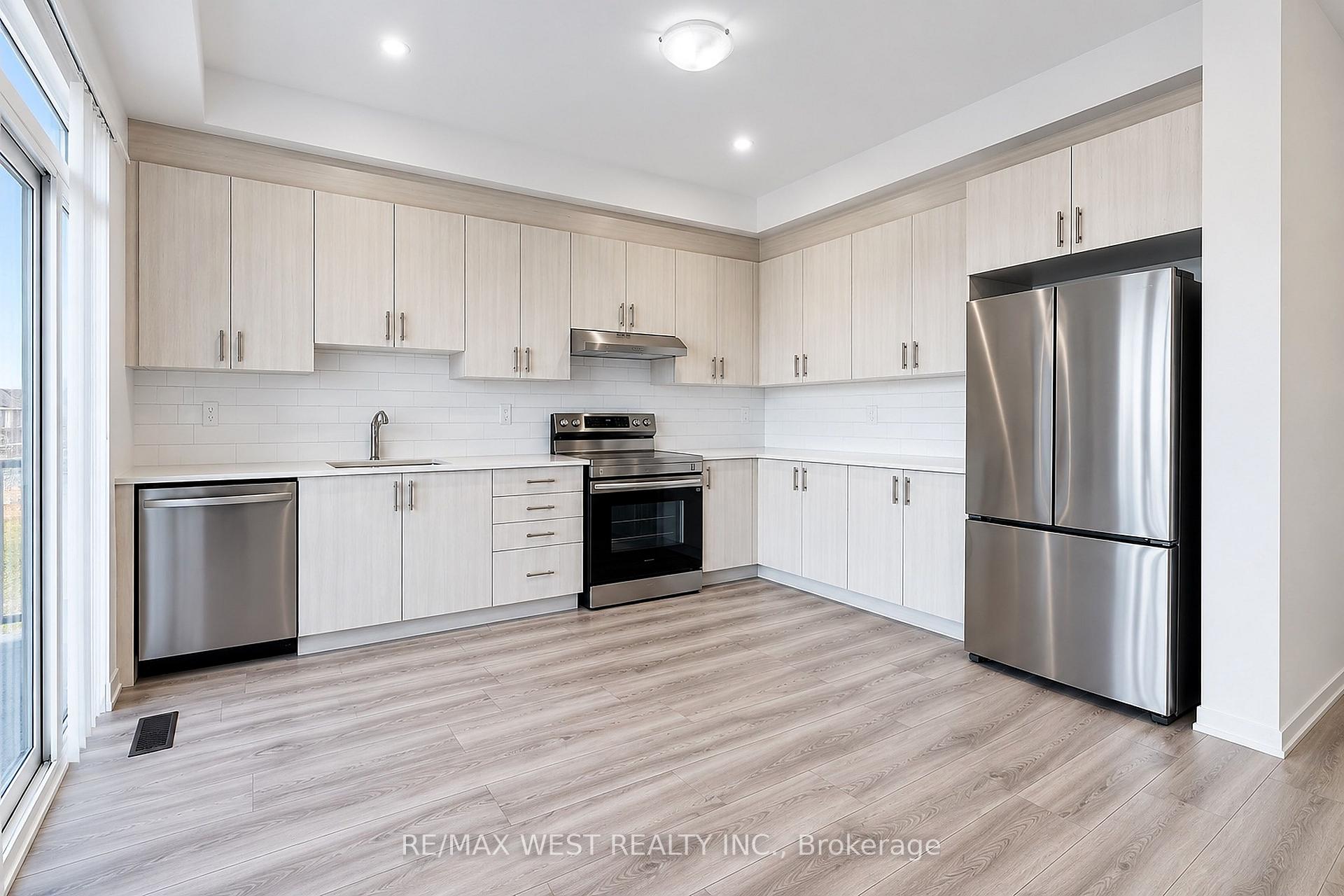 Photo 7 of 227 Monarch Avenue, Ajax, South West — HOMEH