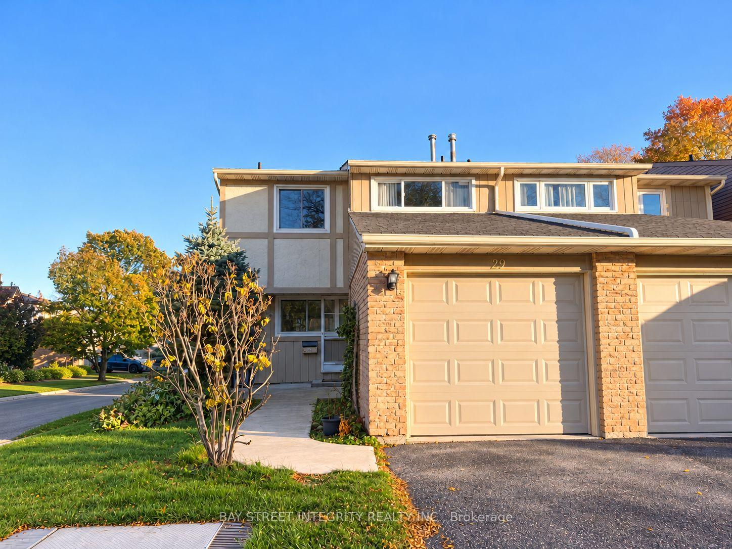 Photo 2 of Unit 29, 1580 Lancaster Drive, Oakville, Falgarwood — HOMEH