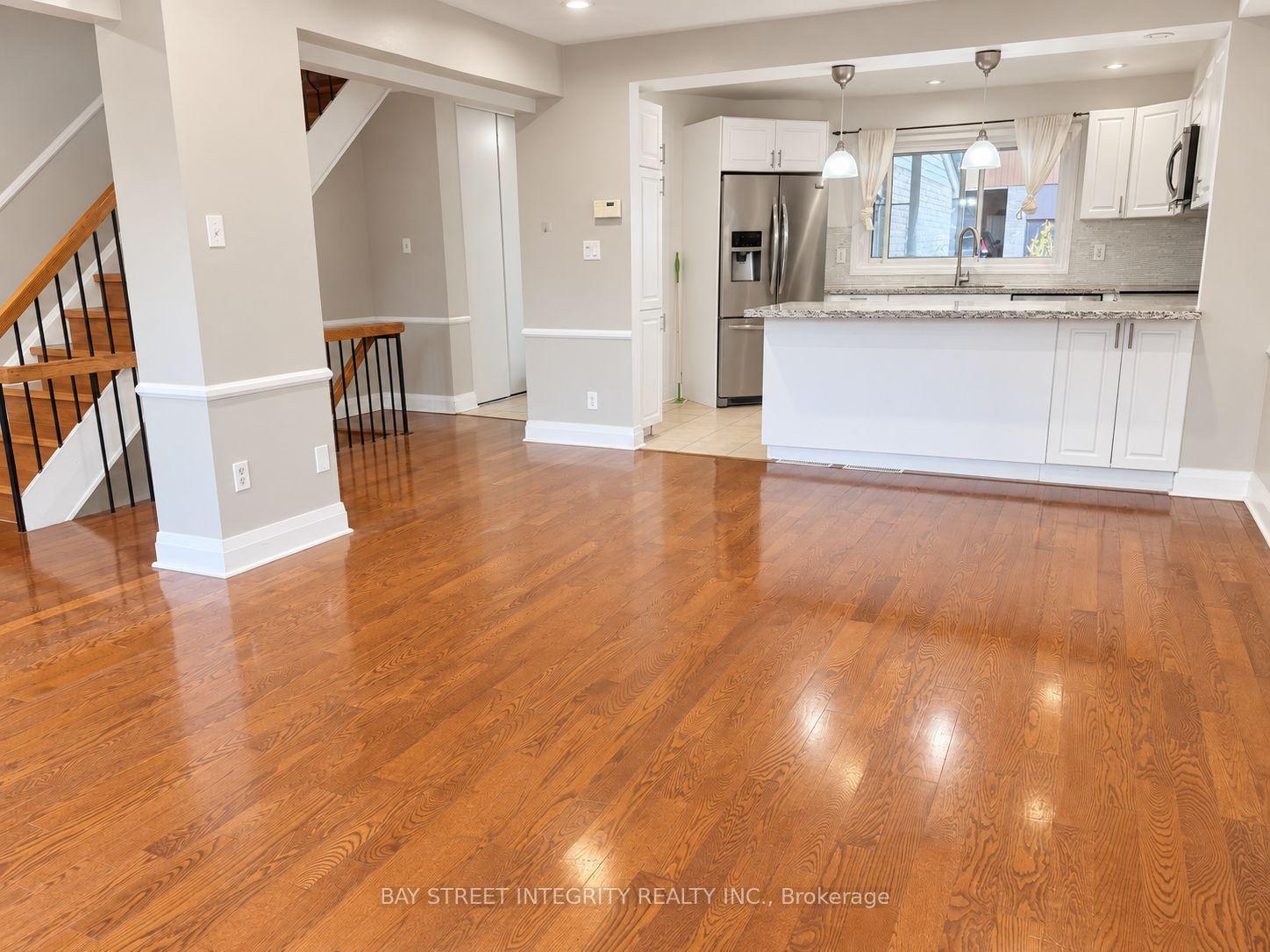 Photo 8 of Unit 29, 1580 Lancaster Drive, Oakville, Falgarwood — HOMEH