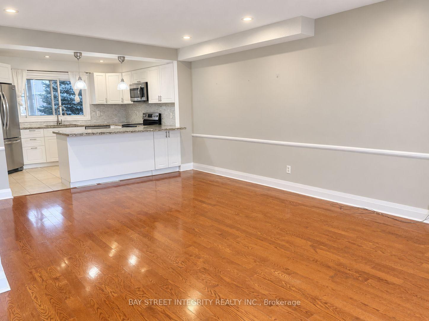 Photo 9 of Unit 29, 1580 Lancaster Drive, Oakville, Falgarwood — HOMEH