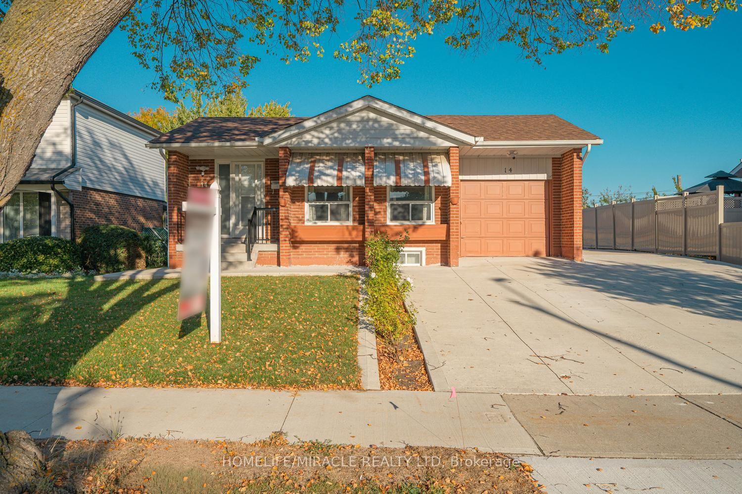Photo 4 of 14 Tinton Crescent, Etobicoke, West Humber-Clairville — HOMEH