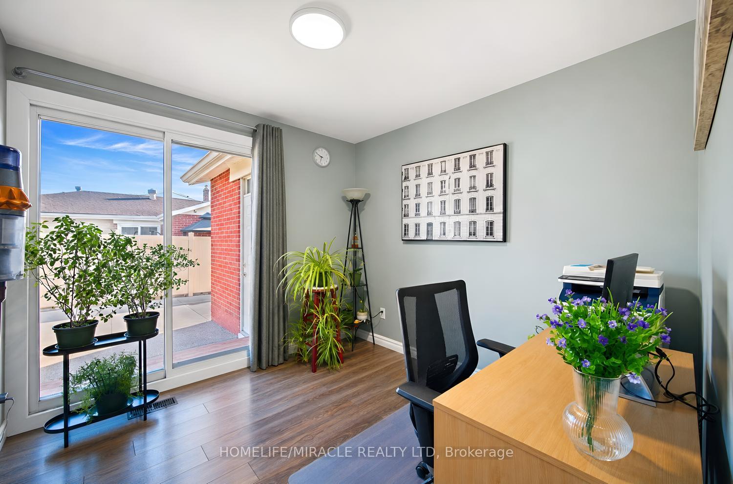 Photo 28 of 14 Tinton Crescent, Etobicoke, West Humber-Clairville — HOMEH