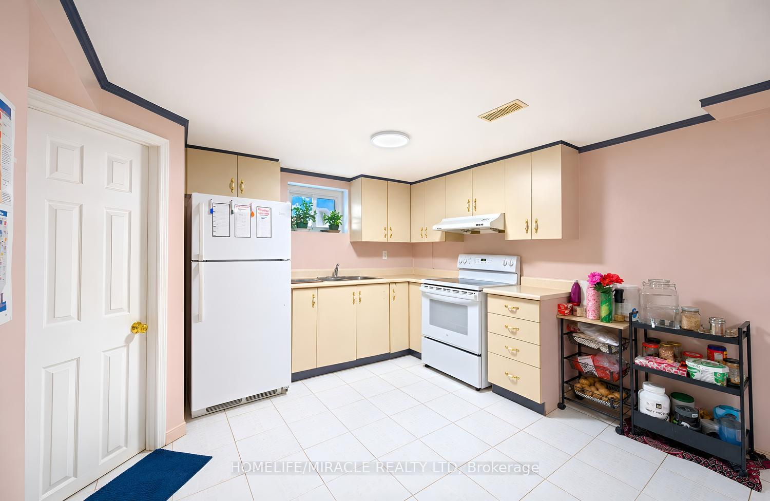 Photo 35 of 14 Tinton Crescent, Etobicoke, West Humber-Clairville — HOMEH