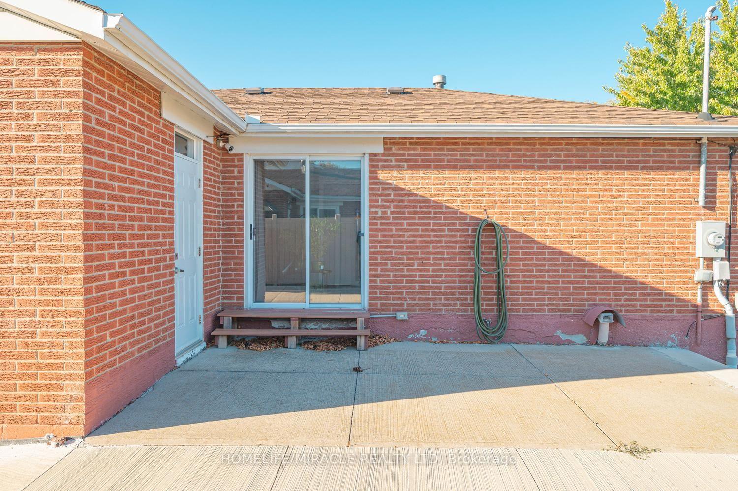 Photo 44 of 14 Tinton Crescent, Etobicoke, West Humber-Clairville — HOMEH