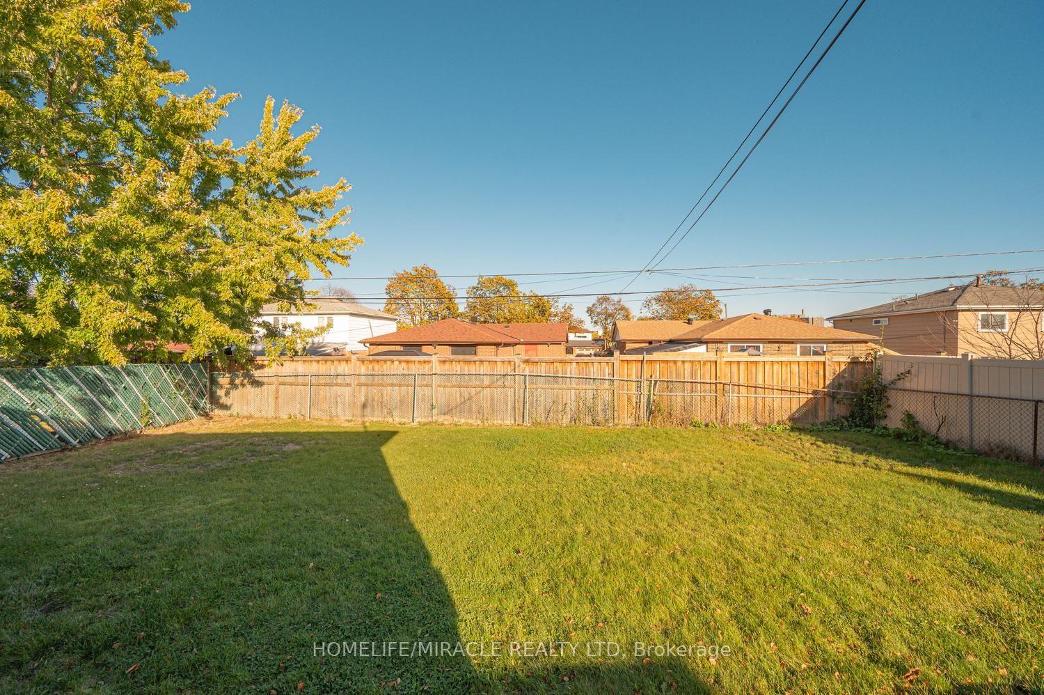 Photo 45 of 14 Tinton Crescent, Etobicoke, West Humber-Clairville — HOMEH