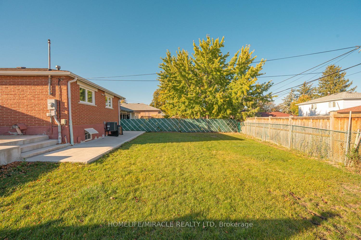Photo 46 of 14 Tinton Crescent, Etobicoke, West Humber-Clairville — HOMEH