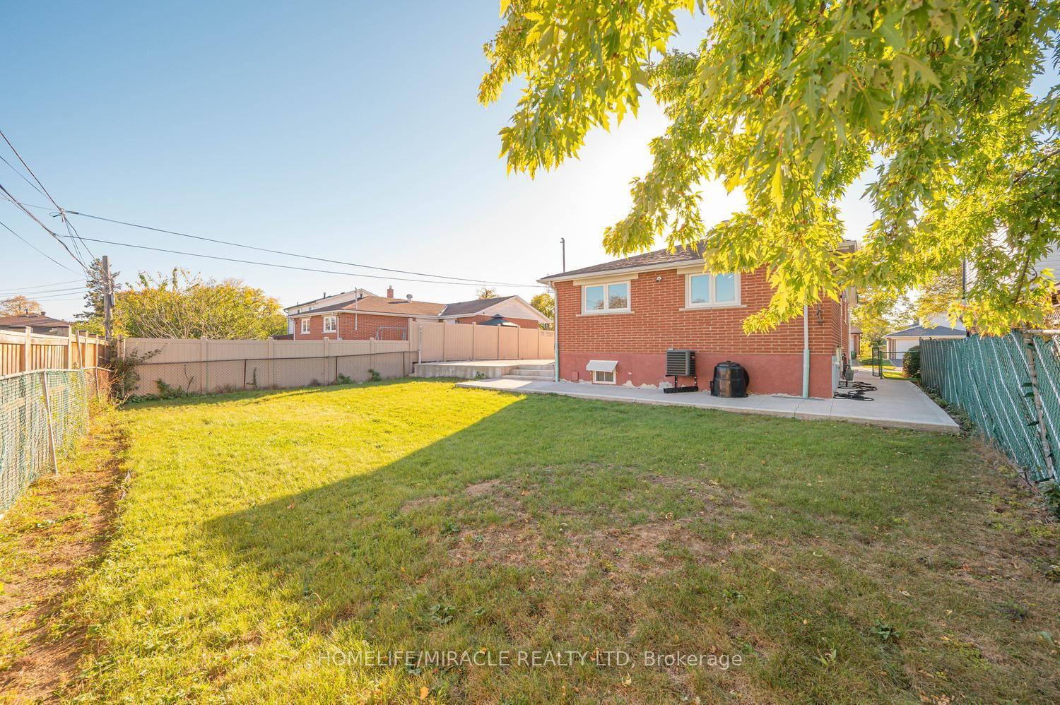 Photo 47 of 14 Tinton Crescent, Etobicoke, West Humber-Clairville — HOMEH