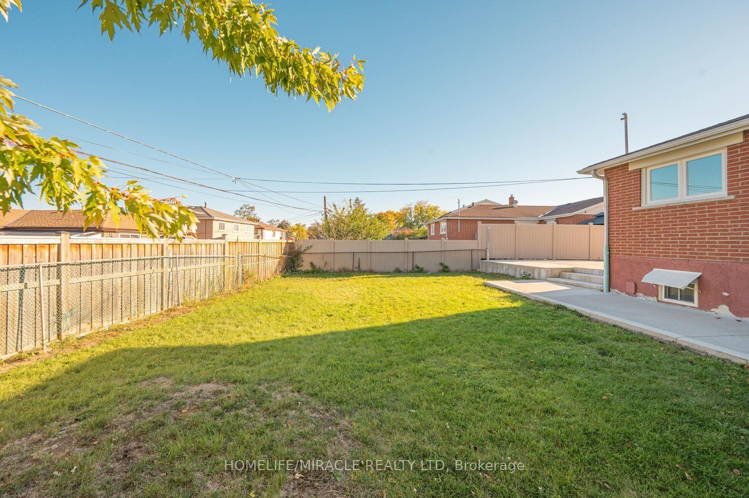 Photo 48 of 14 Tinton Crescent, Etobicoke, West Humber-Clairville — HOMEH
