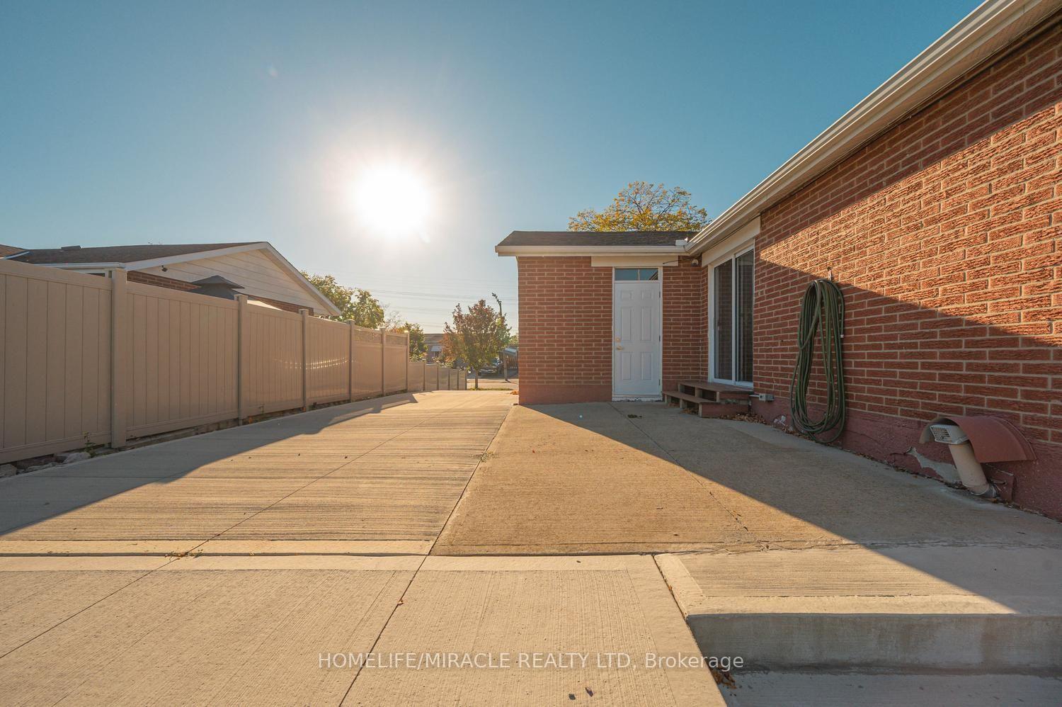 Photo 50 of 14 Tinton Crescent, Etobicoke, West Humber-Clairville — HOMEH