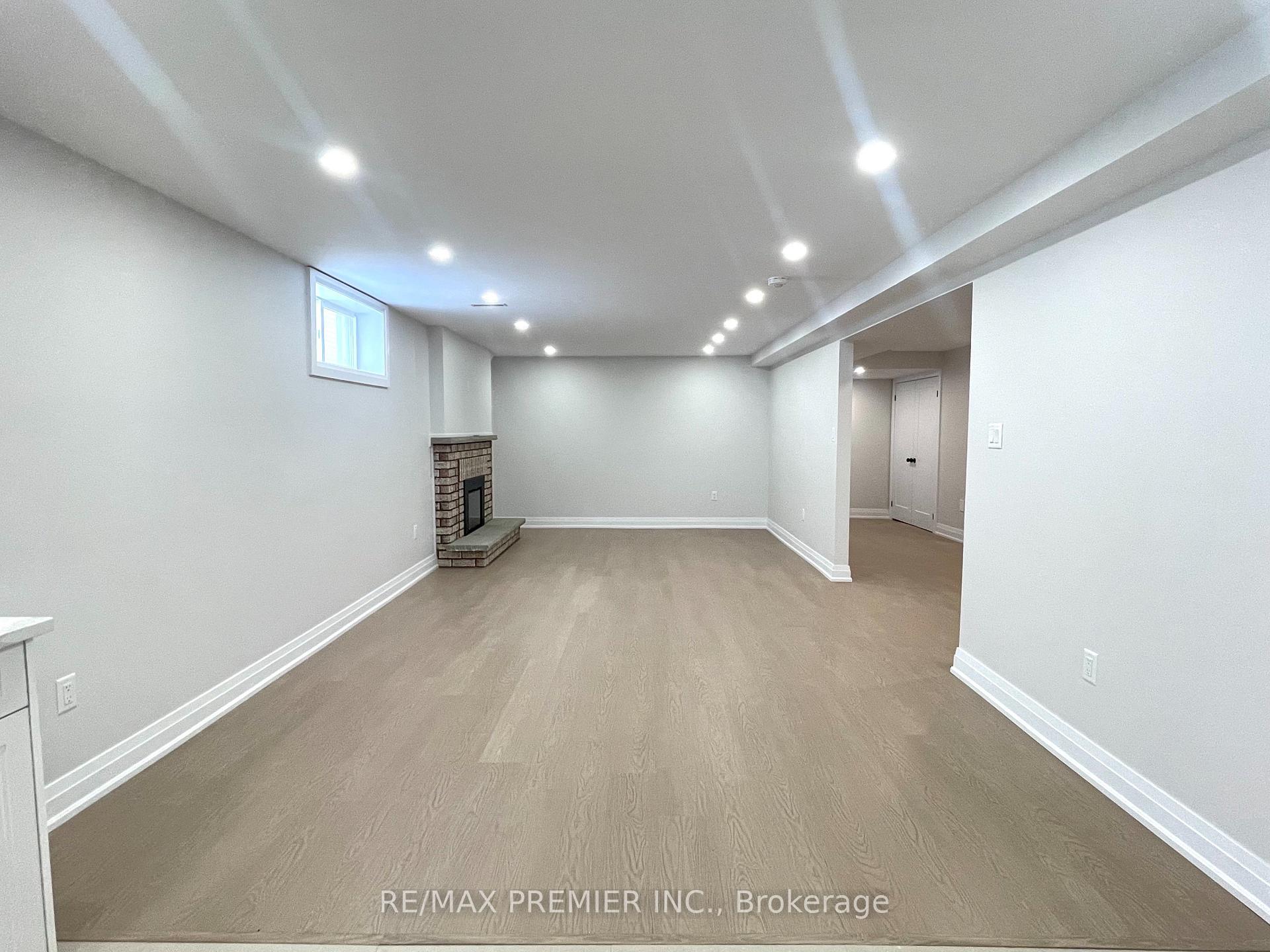 Photo 11 of 115 Mapes Avenue, Vaughan, West Woodbridge — HOMEH