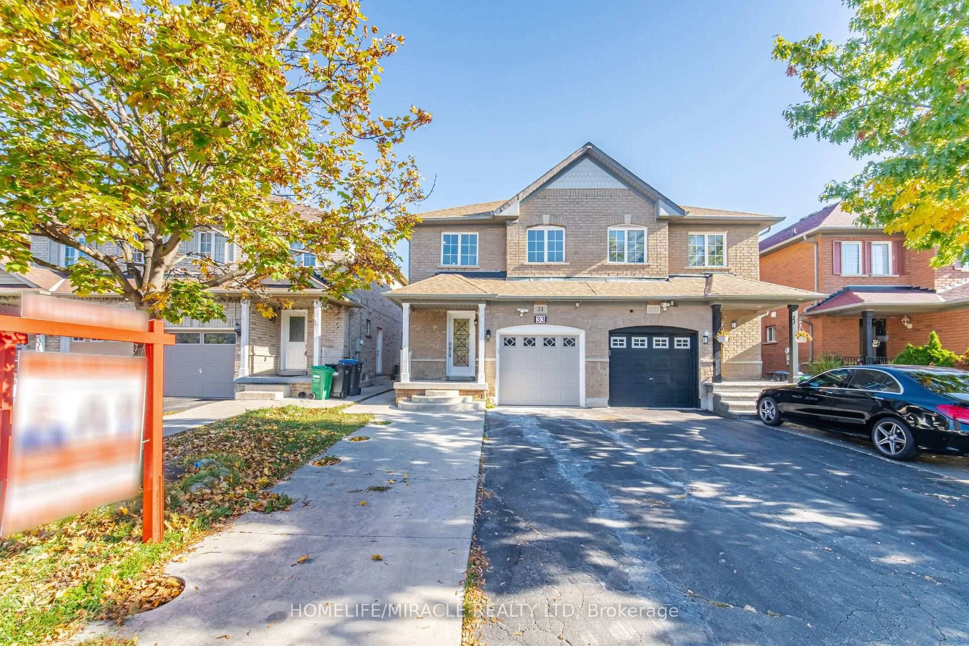 Front of 33 Ridgefield Court