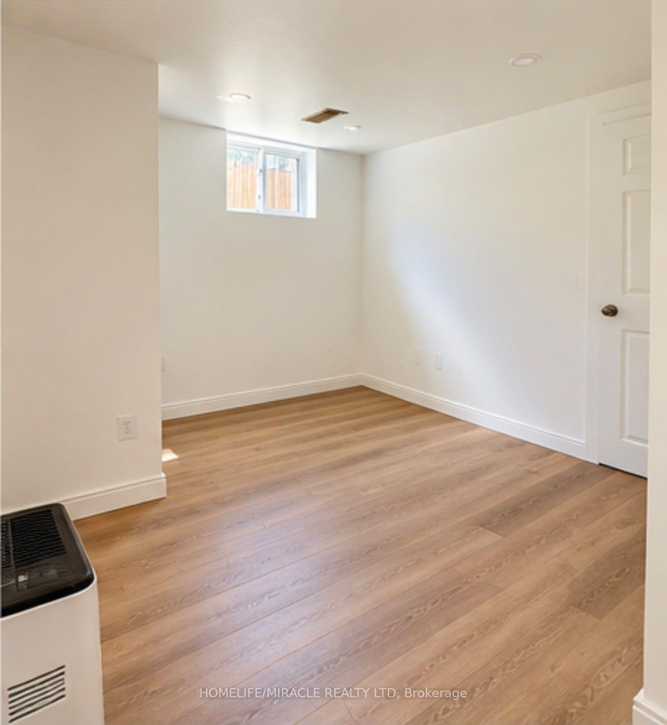 Photo 4 of Unit Basement, 5 Wagoners Trail, Guelph, Kortright Hills — HOMEH