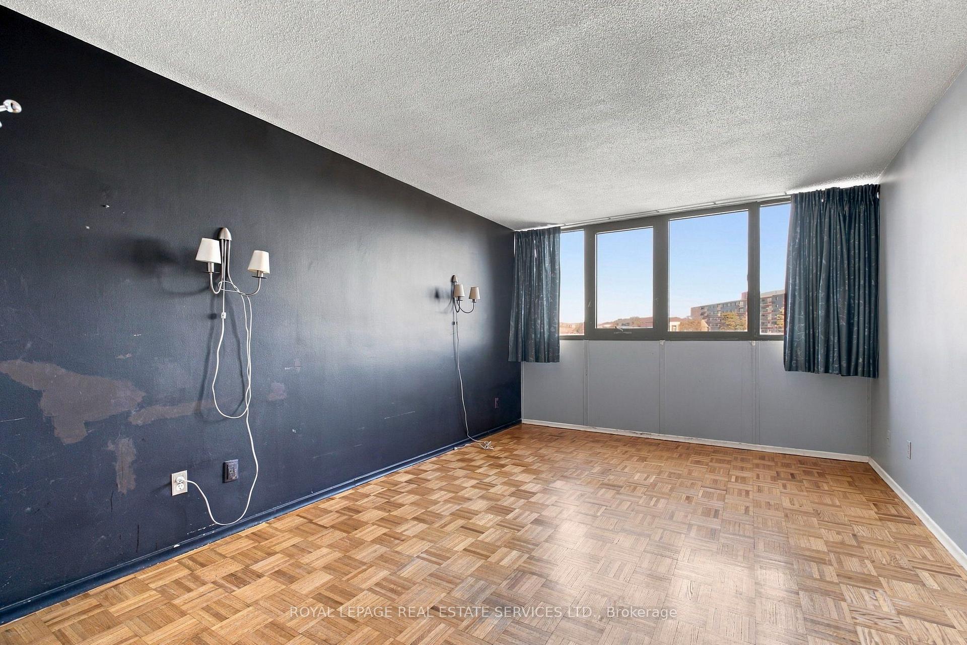 Photo 8 of Unit 416, 1333 Bloor Street, Mississauga, Applewood — HOMEH