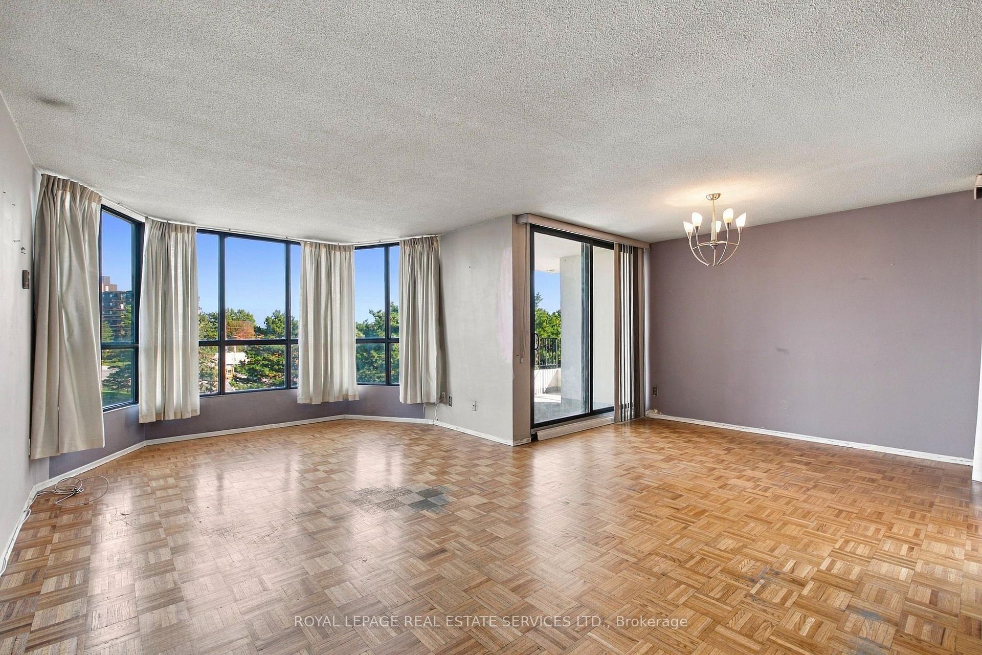 Photo 9 of Unit 416, 1333 Bloor Street, Mississauga, Applewood — HOMEH