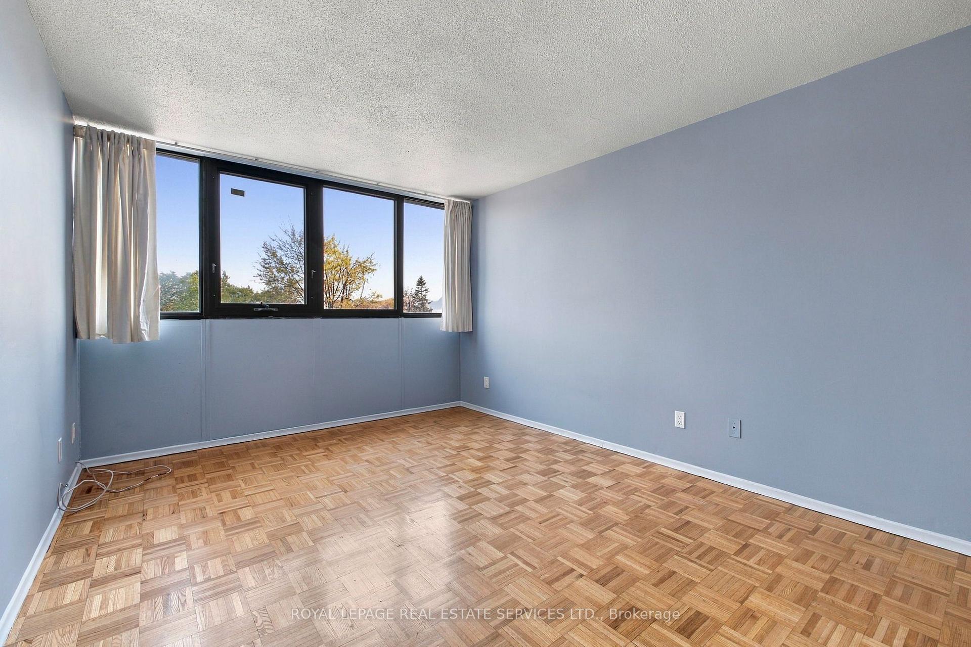 Photo 11 of Unit 416, 1333 Bloor Street, Mississauga, Applewood — HOMEH