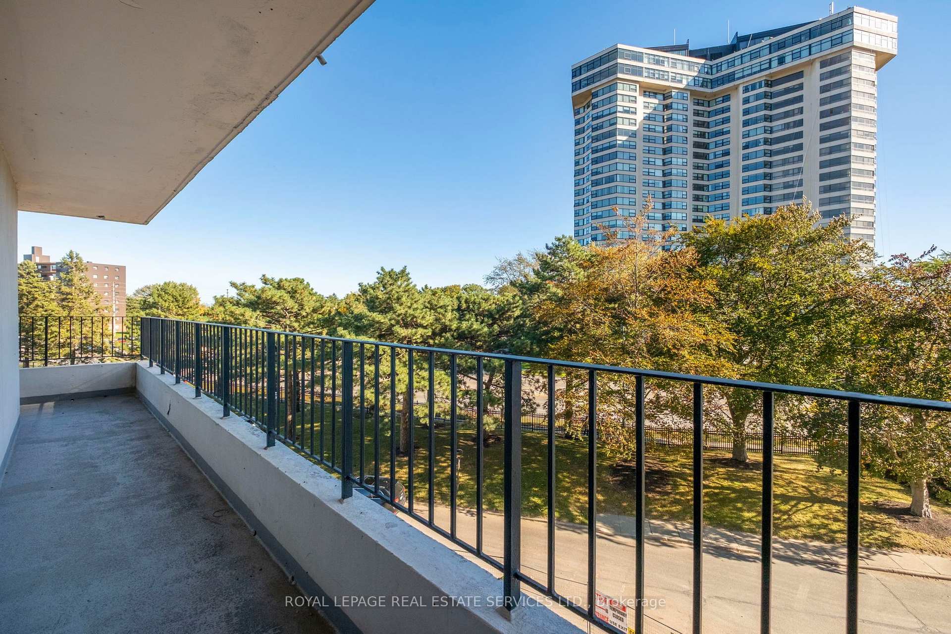 Photo 16 of Unit 416, 1333 Bloor Street, Mississauga, Applewood — HOMEH