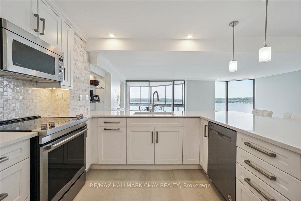 Photo 5 of Unit 1208, 181 Collier Street, Barrie, City Centre — HOMEH