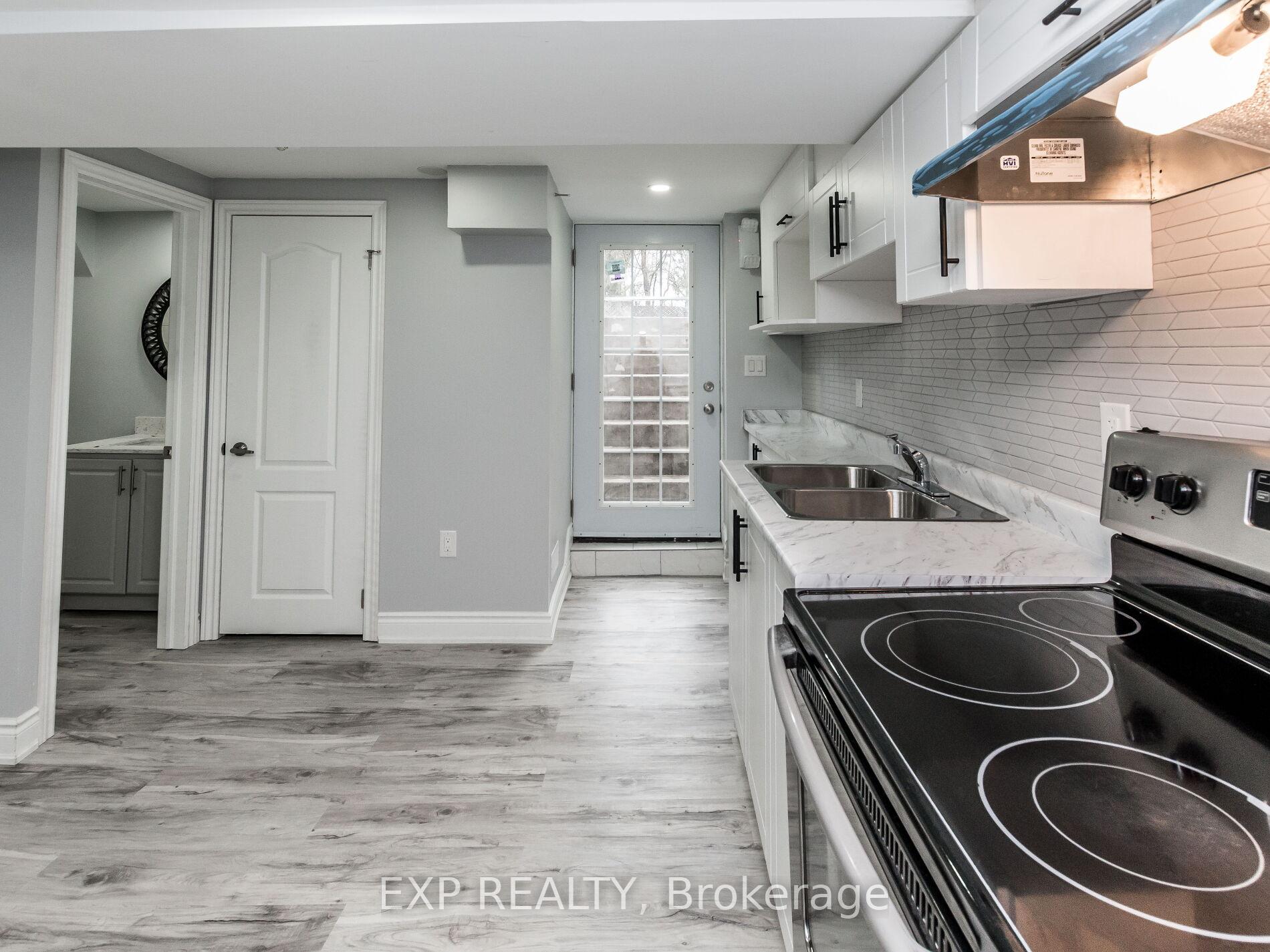 Photo 4 of Unit Basement Apartment, 91 Corby Crescent, Brampton, Brampton South — HOMEH